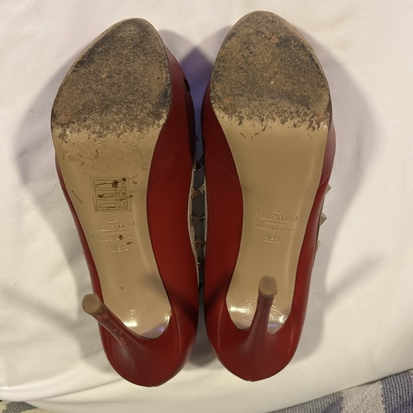 Valentino Red/Beige Leather Rockstud Crisscross Peep Toe Platform Pumps - Picture 10 of 16